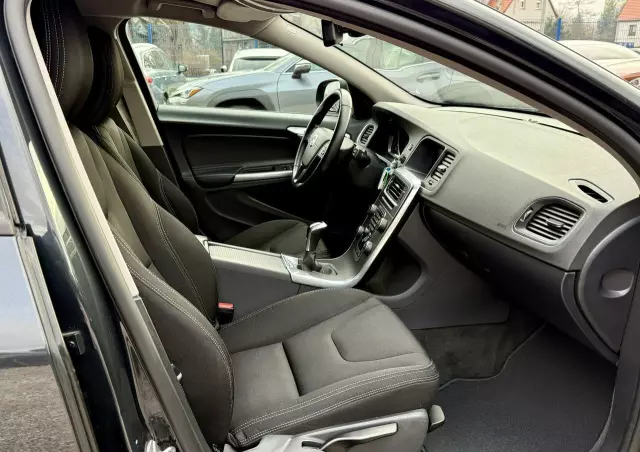 VOLVO V60 D2 Drive-E Momentum