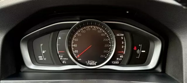 VOLVO V60 D2 Drive-E Momentum