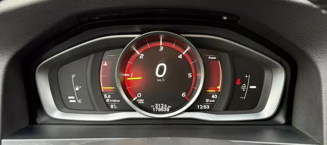 VOLVO V60 D2 Drive-E Momentum