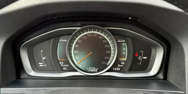 VOLVO V60 D2 Drive-E Momentum