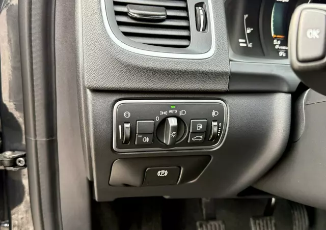 VOLVO V60 D2 Drive-E Momentum