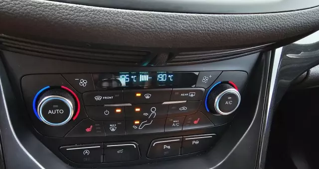 FORD Kuga 1.5 EcoBlue FWD Titanium X