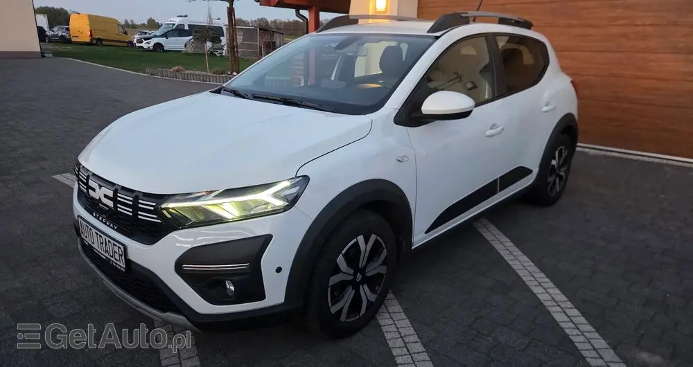 DACIA Sandero Stepway TCe 100 Celebration