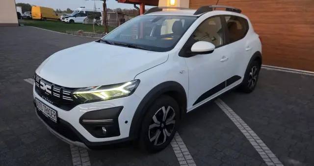 DACIA Sandero Stepway TCe 100 Celebration