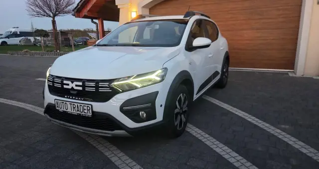 DACIA Sandero Stepway TCe 100 Celebration