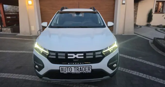DACIA Sandero Stepway TCe 100 Celebration