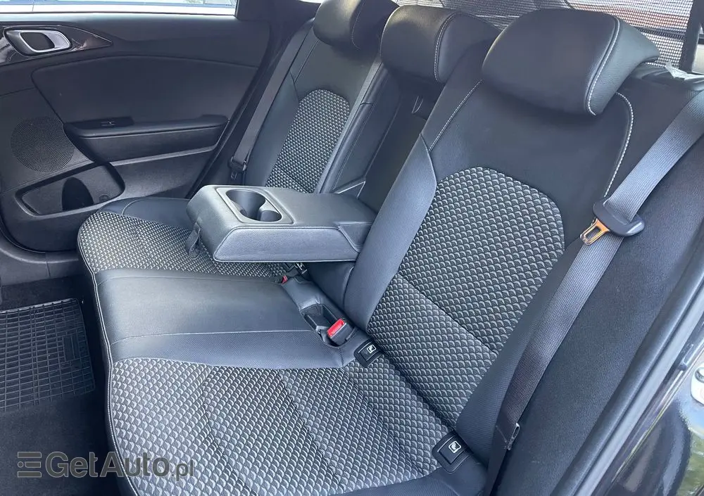 KIA Ceed 1.5 T-GDI Business Line DCT