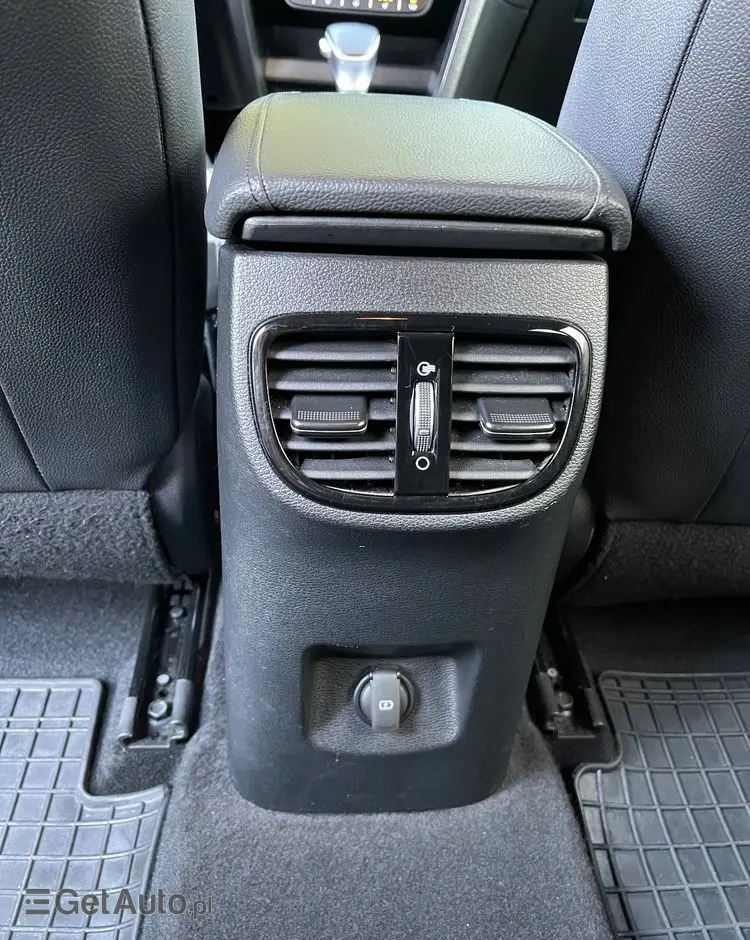 KIA Ceed 1.5 T-GDI Business Line DCT