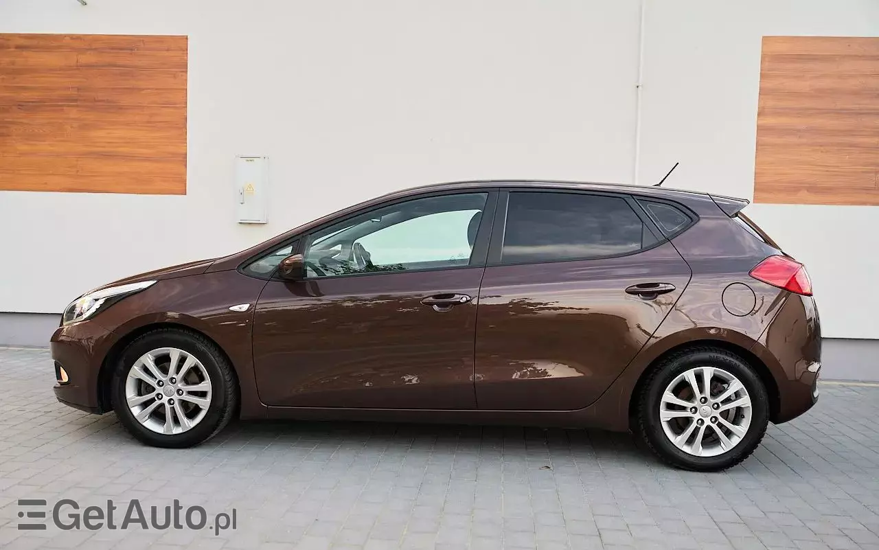 KIA Ceed 1.6 GDI Fifa World Cup Edition