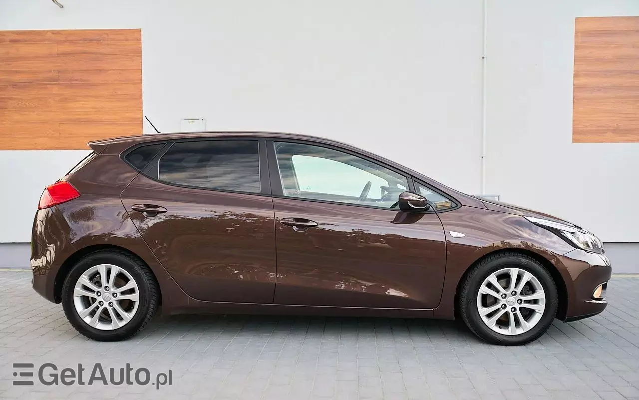 KIA Ceed 1.6 GDI Fifa World Cup Edition