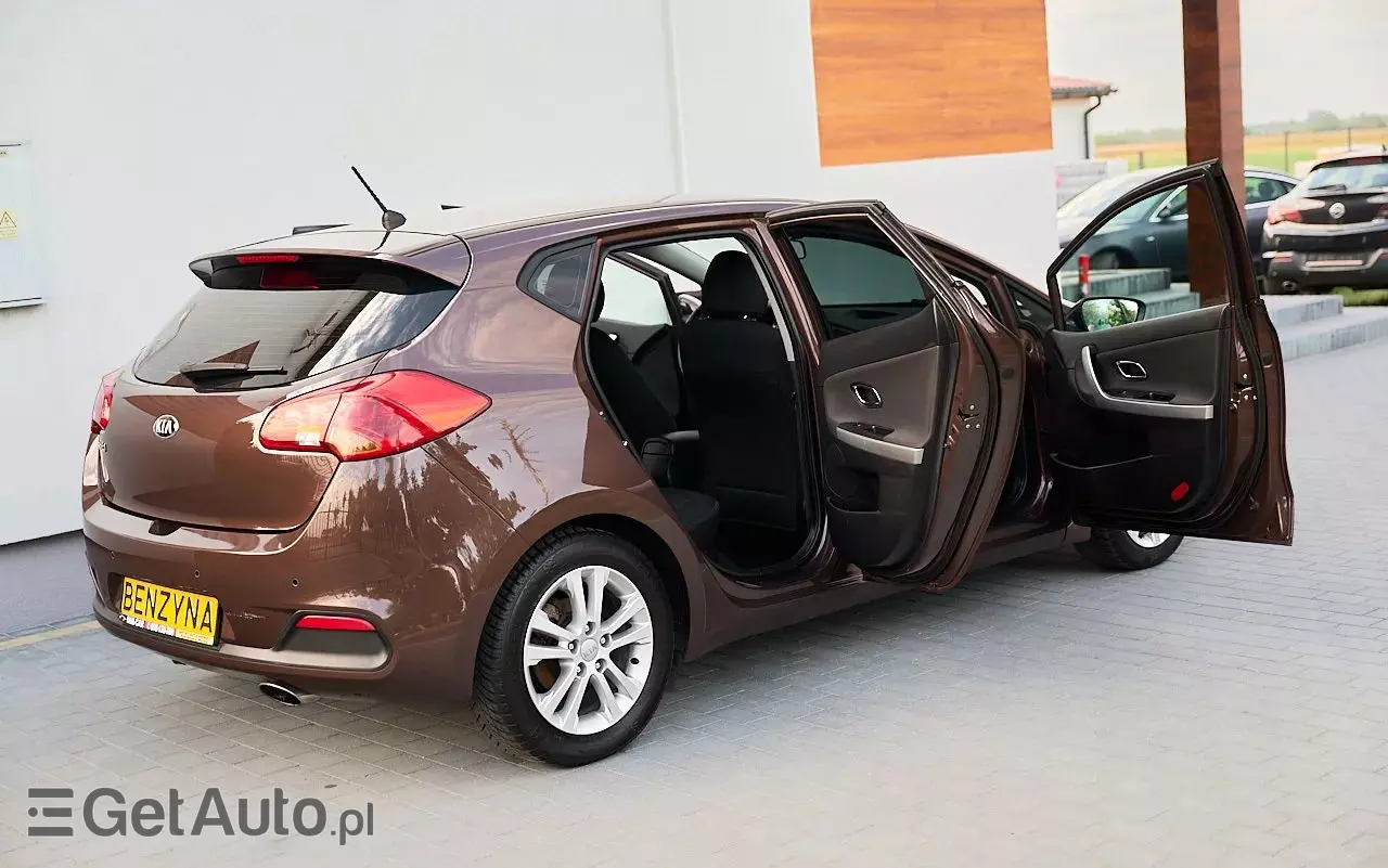 KIA Ceed 1.6 GDI Fifa World Cup Edition
