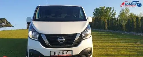 NISSAN Nv300 
