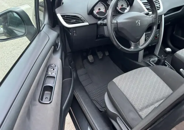 PEUGEOT 207 120 VTi Premium