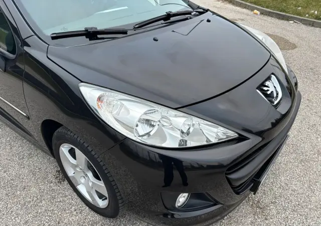PEUGEOT 207 120 VTi Premium