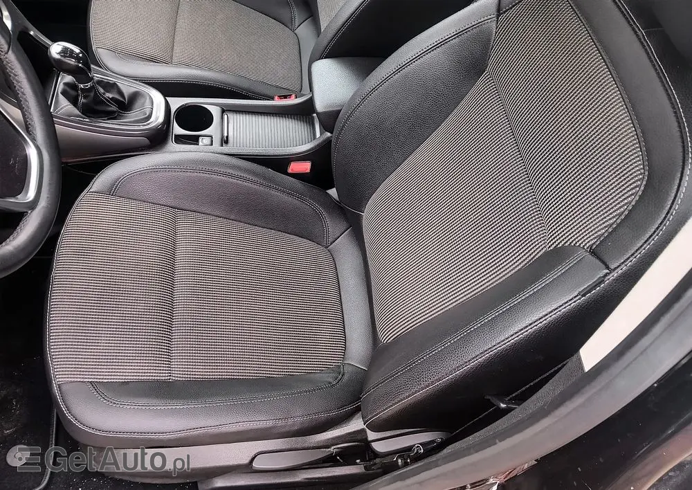 OPEL Astra Ver-1-4-turbo-design-edition