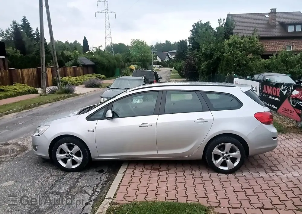 OPEL Astra Ver-1-4-turbo-design-edition