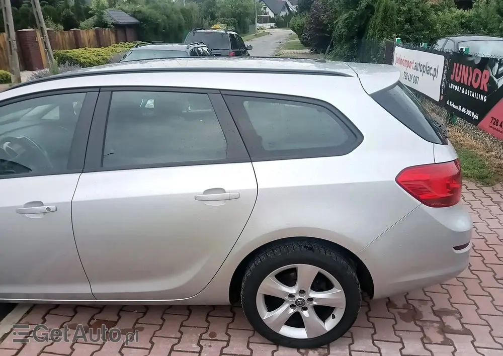 OPEL Astra Ver-1-4-turbo-design-edition