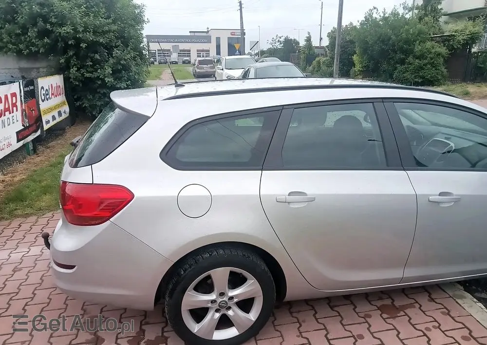 OPEL Astra Ver-1-4-turbo-design-edition