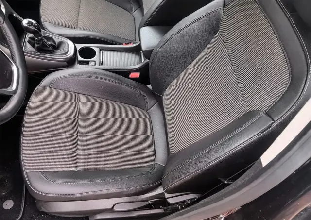 OPEL Astra Ver-1-4-turbo-design-edition