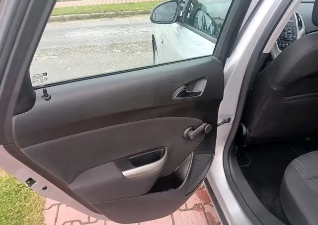 OPEL Astra Ver-1-4-turbo-design-edition