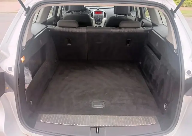 OPEL Astra Ver-1-4-turbo-design-edition