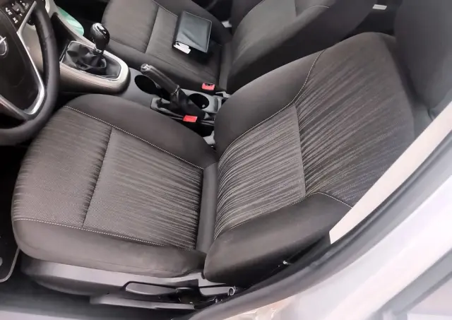 OPEL Astra Ver-1-4-turbo-design-edition