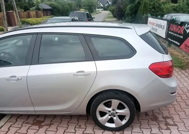 OPEL Astra Ver-1-4-turbo-design-edition