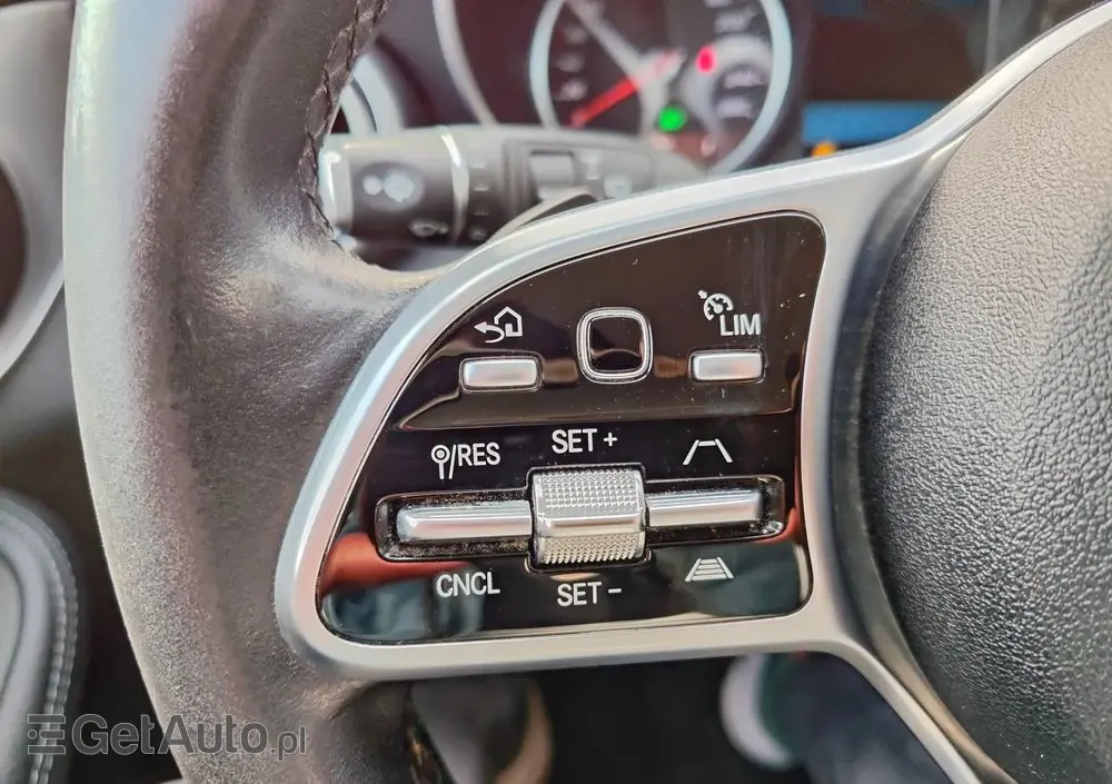 MERCEDES-BENZ Klasa C 220 d 9G-TRONIC Avantgarde