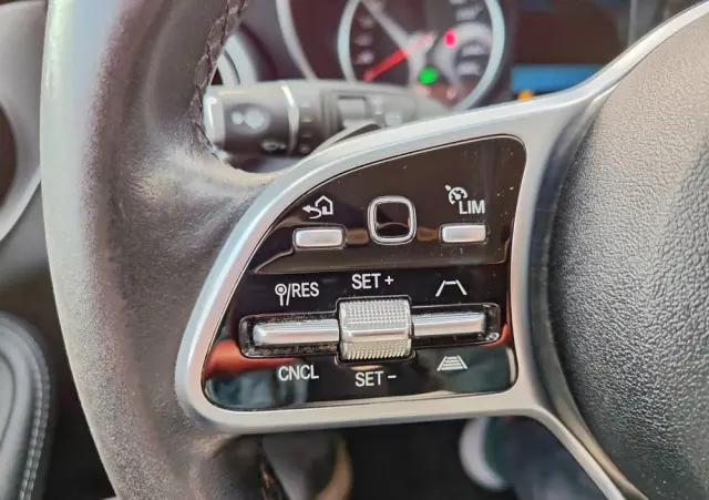 MERCEDES-BENZ Klasa C 220 d 9G-TRONIC Avantgarde