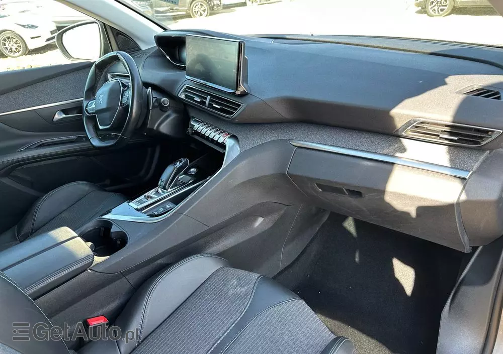 PEUGEOT 3008 BlueHDi 130 Stop & Start EAT8 Allure