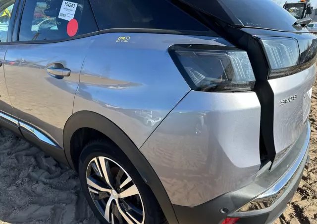 PEUGEOT 3008 BlueHDi 130 Stop & Start EAT8 Allure