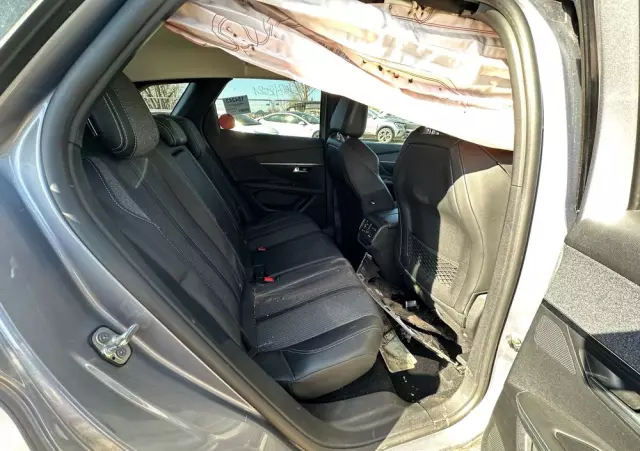 PEUGEOT 3008 BlueHDi 130 Stop & Start EAT8 Allure