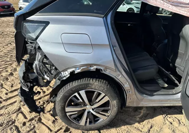 PEUGEOT 3008 BlueHDi 130 Stop & Start EAT8 Allure