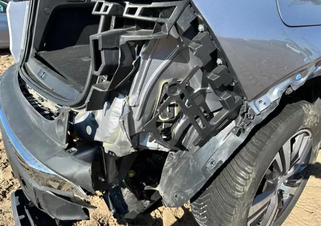 PEUGEOT 3008 BlueHDi 130 Stop & Start EAT8 Allure