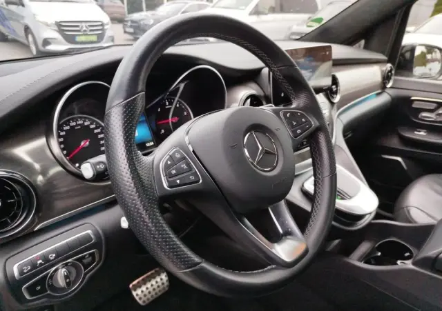 MERCEDES-BENZ Klasa V 