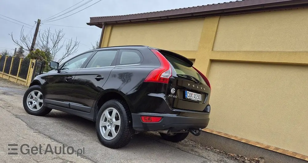 VOLVO XC 60 D3 R-Design