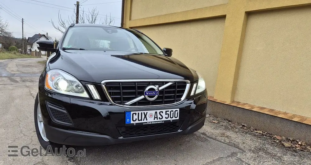 VOLVO XC 60 D3 R-Design