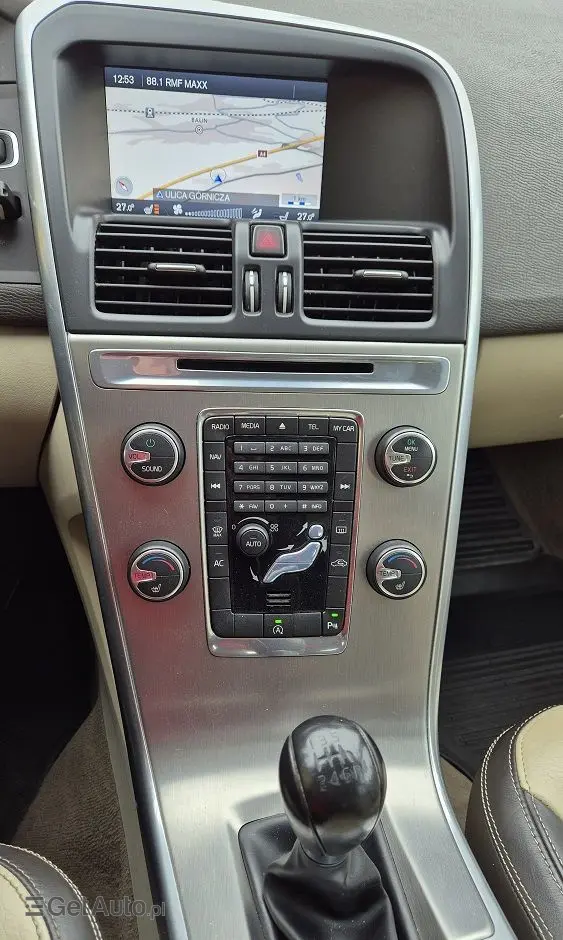 VOLVO XC 60 D3 R-Design