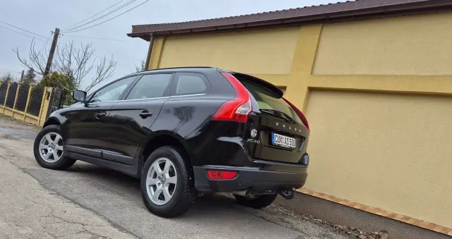 VOLVO XC 60 D3 R-Design
