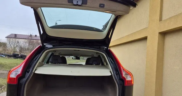 VOLVO XC 60 D3 R-Design