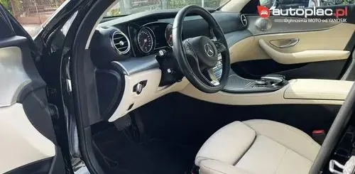 MERCEDES-BENZ Klasa E 