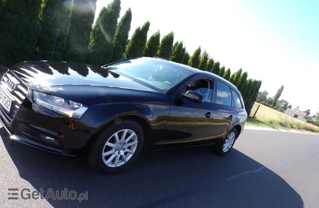 AUDI A4 