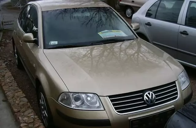 VOLKSWAGEN Passat 