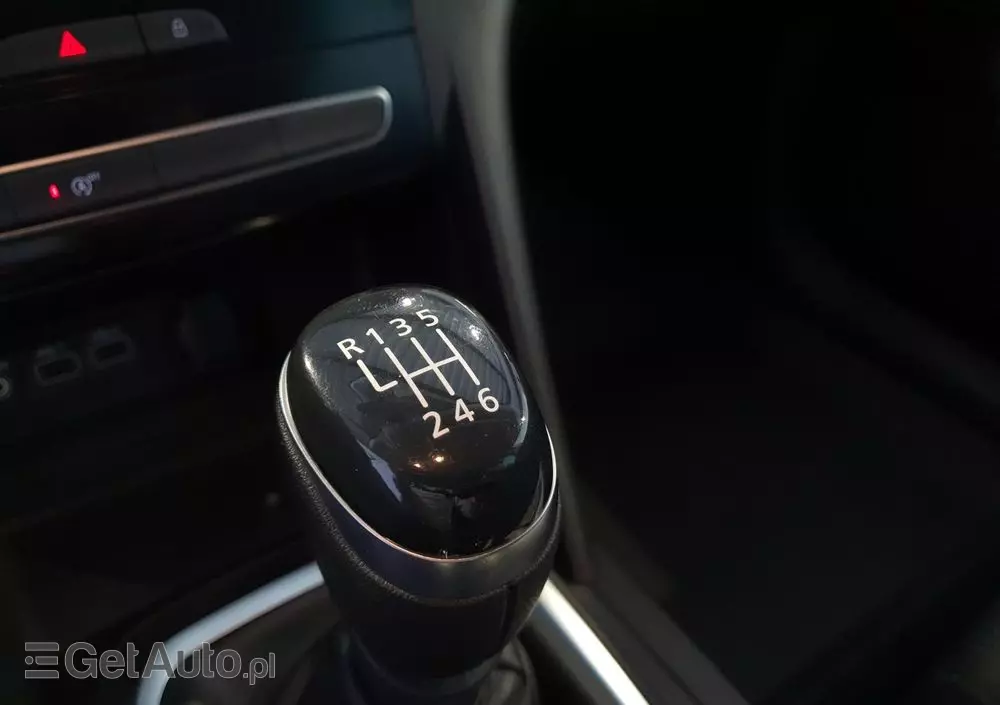 RENAULT Megane 1.0 TCe Zen