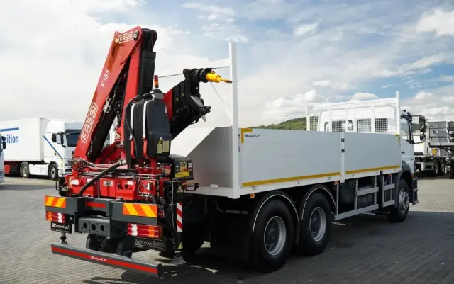 MERCEDES-BENZ / AXOR 2633 / 6X4 / SKRZYNIOWY - 6,55 M / MOCNA PODŁOGA / HDS FASSI F155 / wysów: 10 M / MAX UDŹWIG 6 000 KG / MANUAL  / STEROWANIE RADIOWE / 