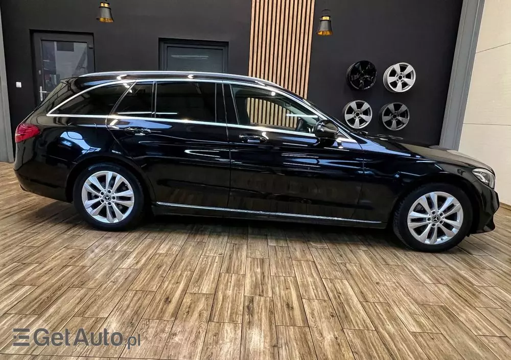 MERCEDES-BENZ Klasa C 220 d T 9G-TRONIC Exclusive