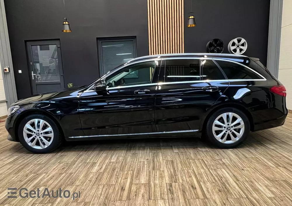 MERCEDES-BENZ Klasa C 220 d T 9G-TRONIC Exclusive