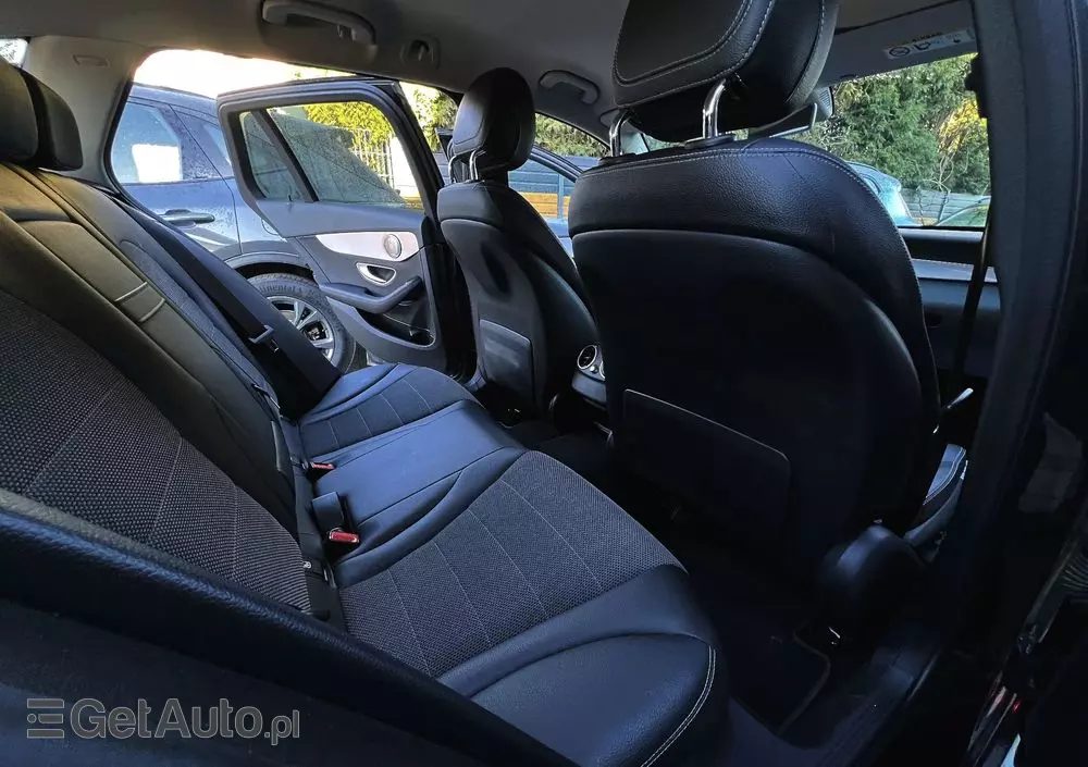 MERCEDES-BENZ Klasa C 220 d T 9G-TRONIC Exclusive