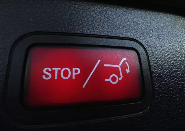 MERCEDES-BENZ Klasa C 220 d T 9G-TRONIC Exclusive