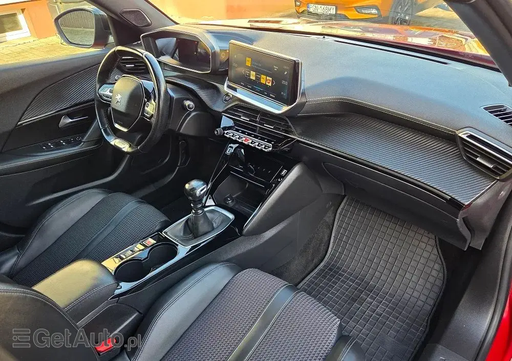 PEUGEOT 2008 PureTech 130 GT